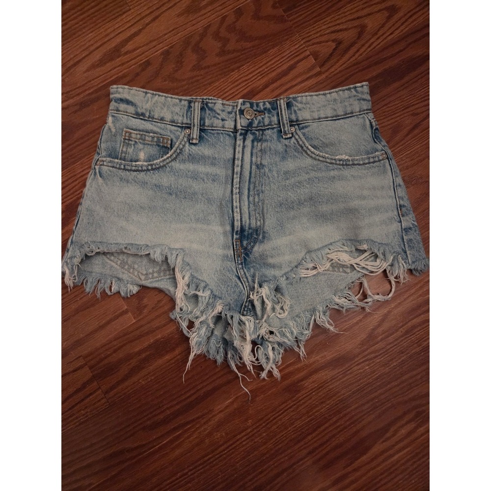 Zara‎ Womens High Waisted Distressed Denim Shorts Light Wash Frayed Hem Size 6